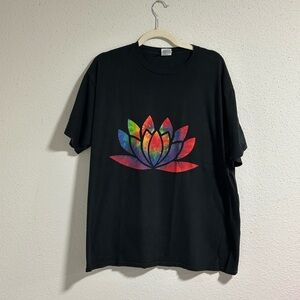 Port and Company unisex extra large black T-shirt with very pretty flower pedals